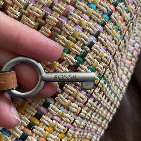 Fossil Handbag with Wooden Top Handle Straw/Plaid pattern - Picture 7 of 17